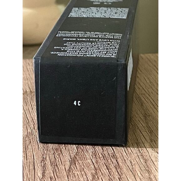 NWT MARIO SURREAL SKIN 4C Full Size Luminous Liquid Foundation - Picture 3 of 9